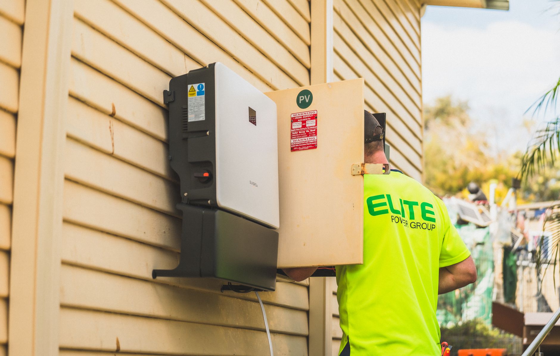 Best Solar Inverters 2026: String vs Microinverters vs Hybrid